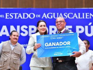 Gobernadora Tere Jiménez encabeza Celebración del Día del transporte público y reconoce trayectoria de conductores del Estado