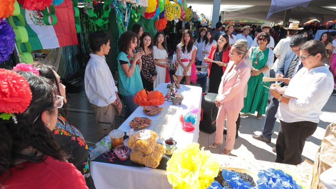 2 mil estudiantes del Centro de Educación Media de la UAA celebran la riqueza cultural de México