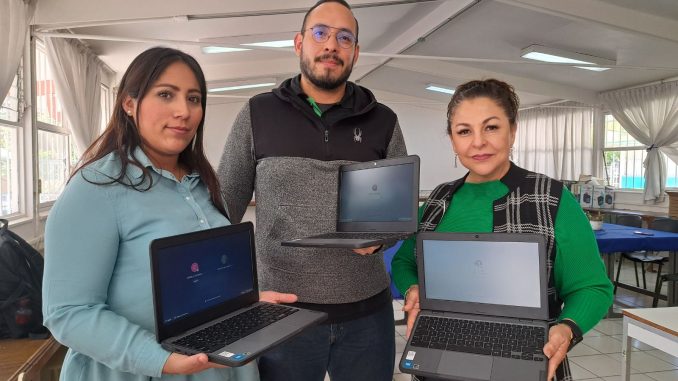 Con computadores y nuevas tecnologías se impulsa la educación en Aguascalientes