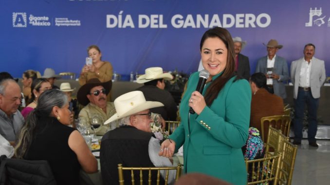 Gobernadora Tere Jiménez se reúne con Ganaderos para reconocer su valor en la producción de alimentos
