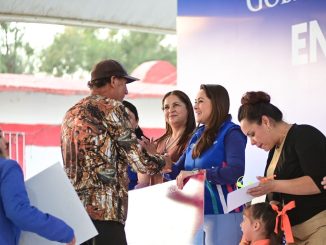 Gobernadora Tere Jiménez lleva más de mil apoyos a familias de El Llano para que puedan mejorar su Hogar