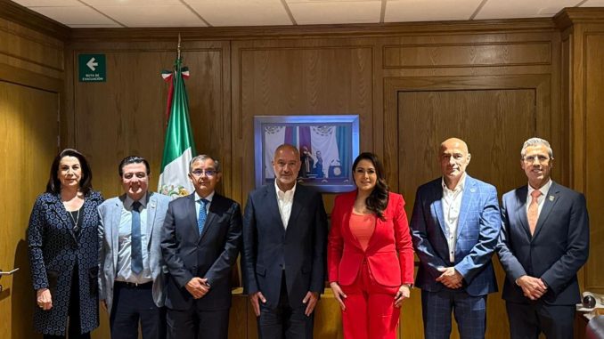 Se reúne Gobernadora Tere Jiménez con el Secretario de Infraestructura, Comunicaciones y Transportes del Gobierno Federal