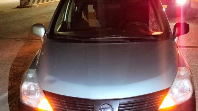 Policías Estatales aseguran en la Puerta de Seguridad oriente Licencia de Conducir apócrifa a conductor procedente de Ojuelos, Jalisco