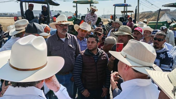 Bloquean en Aguascalientes los productores del campo y exigen ser escuchadas sus necesidades y peticiones