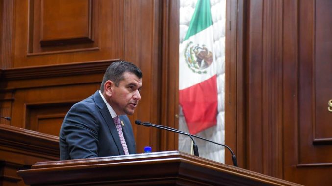 Presenta Diputado Adán Valdivia Iniciativa para prevenir la insuficiencia Renal desde el Sistema educativo