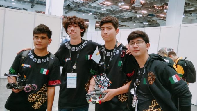 Estudiantes de Aguascalientes destacan en el Mundial de Robótica