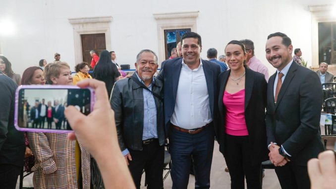 Se reúne Leo Montañez con integrantes del Sector Turismo Médico Seguro