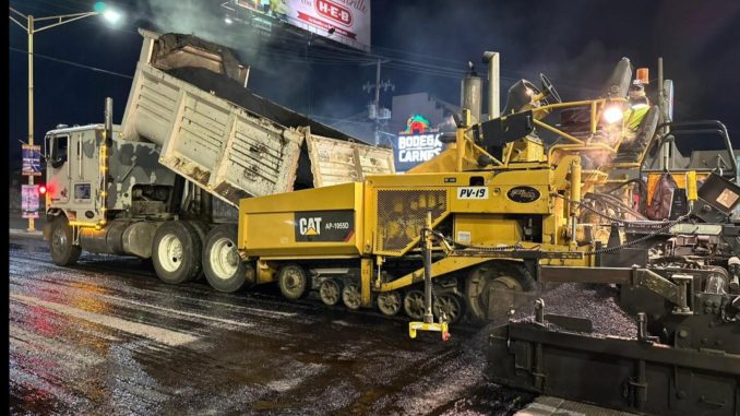 Intensifica Municipio trabajos nocturnos de rehabilitación en Av. Independencia frente al Agropecuario