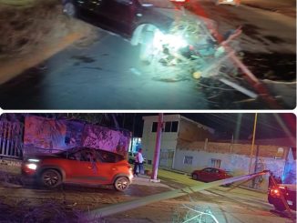 Vehículo derriba poste de alumbrado público en Boulevar Guadalupano y es atendido por la Policía Vial
