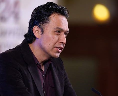 Marx Arriaga acusa intento de privatizar la educación en la SEP; hace un llamado a "rebelarse"