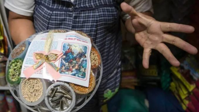 Brujos, duendes, amuletos y Santa Muerte: la apuesta esotérica de los mexicanos para recibir el 2026