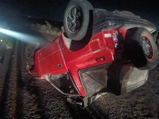 Policías Estatales atienden reporte de accidente tipo choque volcadura