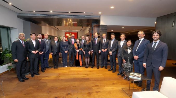 Explora Gobernadora Tere Jiménez posibilidades de Cooperación económica e intercambio comercial con Singapur