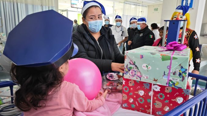 Niñas y Niños del Hospital Hidalgo recibieron juguetes por parte de la Secretaría de Seguridad Pública Estatal