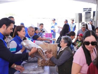 Gobernadora Tere Jiménez comparte alegría y regalos Navideños con Familias de Calvillo y Aguascalientes