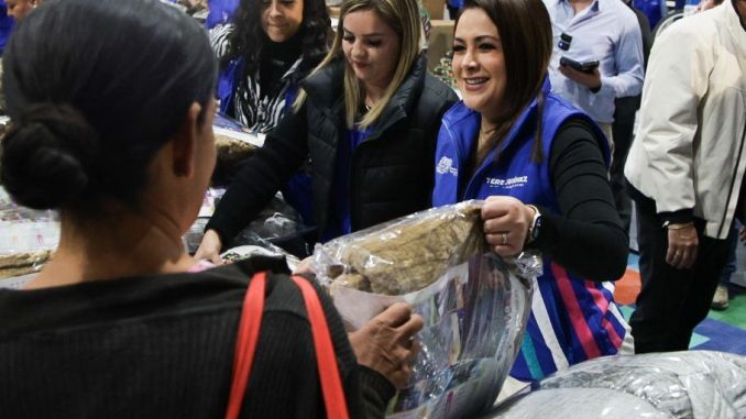 Gobernadora Tere Jiménez lleva calidez y alegría Navideña a familias de San Francisco de los Romo y Jesús María