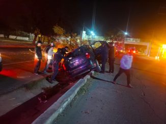 Percance contra objeto fijo en Av. Aguascalientes es atendido por la Policía Vial