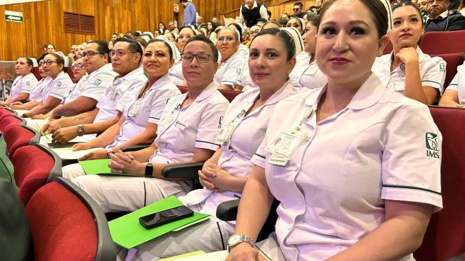 Egresa 9ª generación de enfermeros y enfermeras especialistas formados en IMSS Aguascalientes 