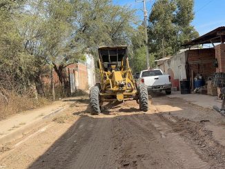 Municipio de Aguascalientes fortalece la conectividad en comunidades con trabajo de rastreo y renivelación