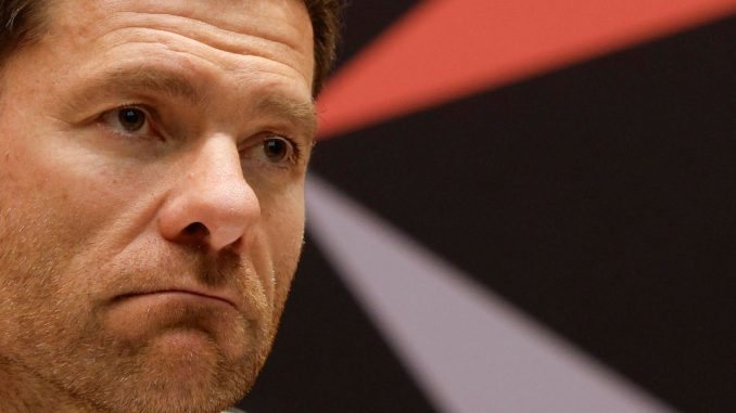 Real Madrid despide a Xabi Alonso por la derrota contra Barcelona