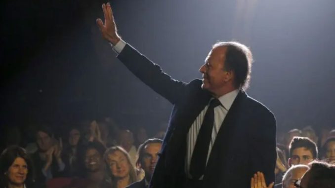 La 'casita del terror' de Julio Iglesias: Denuncian exempleadas al cantante por abuso sexual y trata