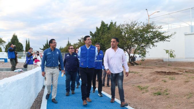 Entrega Leo Montañez parque Terranova en Vista de las Cumbres