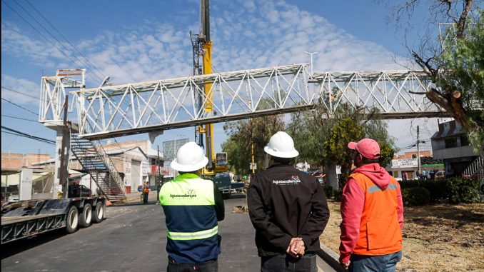 Supervisa Leo Montañez desmontaje de puentes peatonales en Av. Aguascalientes poniente