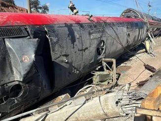 Investigación por descarrilamiento de tren en España apunta a la rotura de la vía