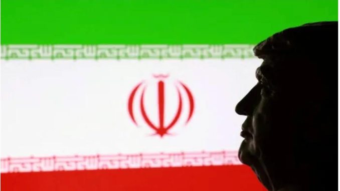 EE.UU. tiene una 'flota enorme' dirigiéndose a aguas cercanas a Irán, asegura Trump
