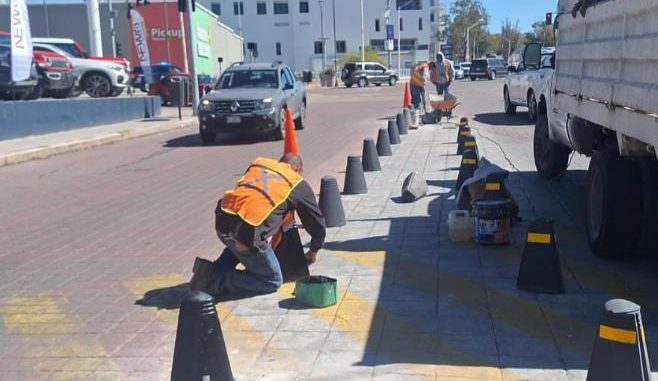 Municipio de Aguascalientes refuerza mantenimiento y reposición de bolardos en la Ciudad