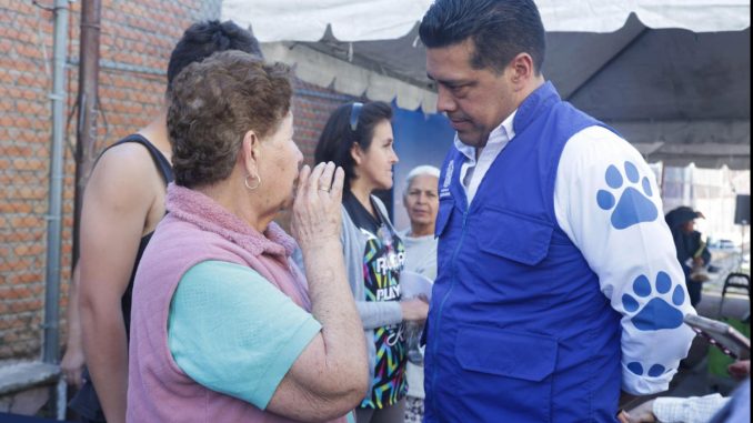 Visita Leo Montañez Grupos de Adultos Mayores para agradecer su participación activa en la sociedad