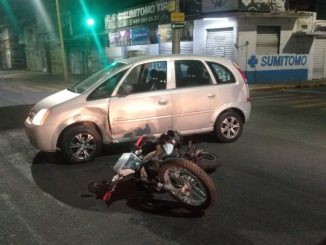 Policía Vial atiende choque entre dos vehículos en el fraccionamiento San Marcos