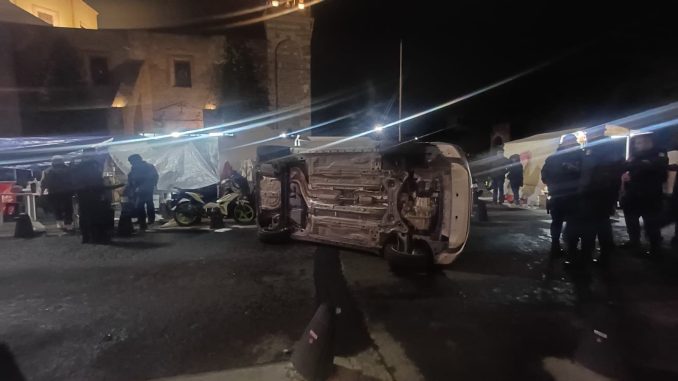 Volcadura en el Barrio de San Marcos fue atendida por la Policía Vial