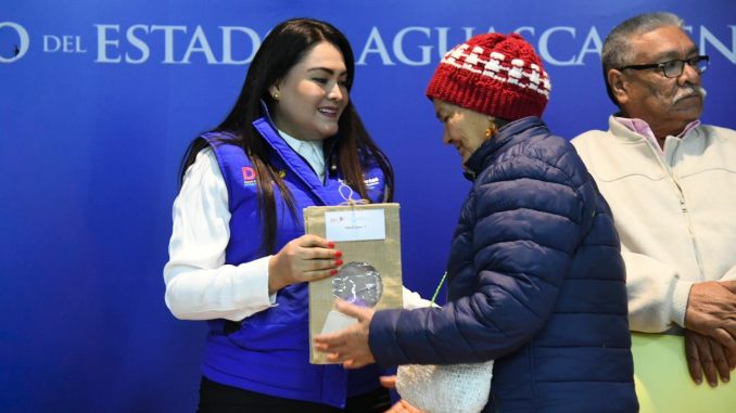 Prótesis Dentales devuelven sonrisas a Adultos Mayores