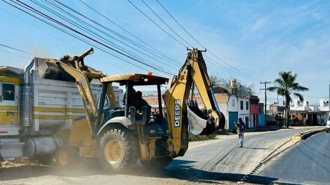 Estamos realizando trabajos de bacheo y limpieza: Tere Jiménez