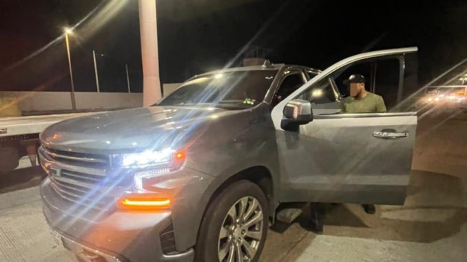 Policías Estatales aseguran camioneta procedente del Estado de Jalisco con anomalías en el número de serie