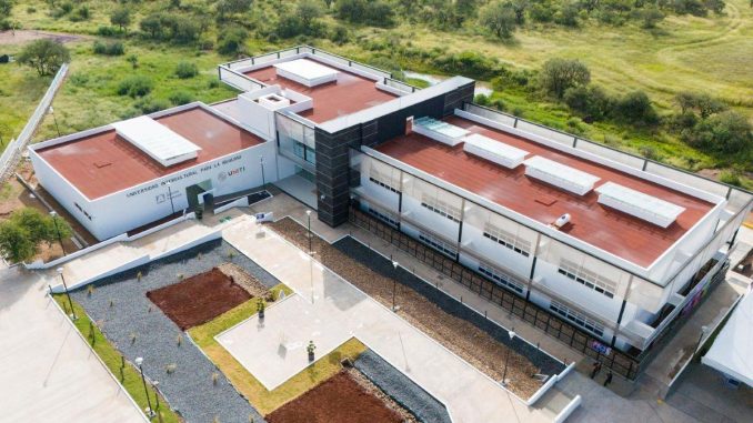 Con más escuelas, herramientas digitales y Becas en todos los niveles, en Aguascalientes la educación es primero