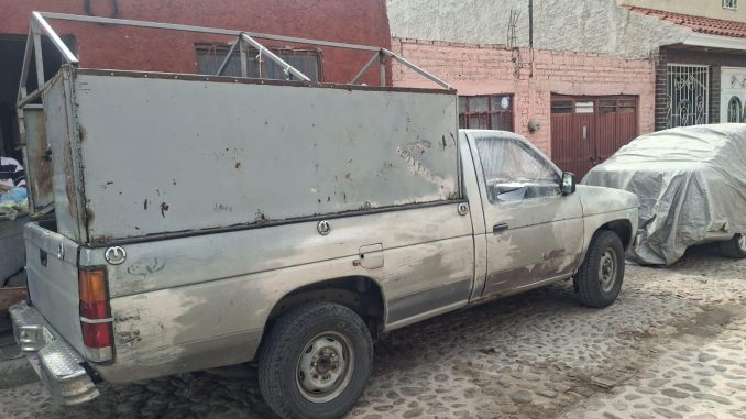 Policía Municipal recupera y resguarda vehículo con reporte de robo en Macías Arellano