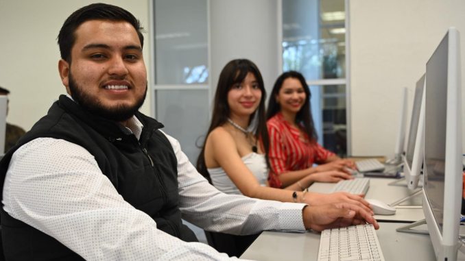 Estudia gratis en Yale, la UNAM y el Tec: disponibles 3 mil Becas del 100 por ciento