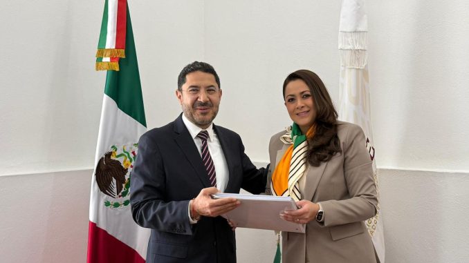 Se reúne Gobernadora Tere Jiménez con Martí Batres, Director General del ISSSTE