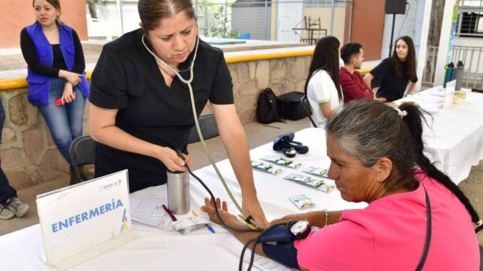 DIF Estatal lleva servicios de Salud y Apoyos gratuitos a Cosío