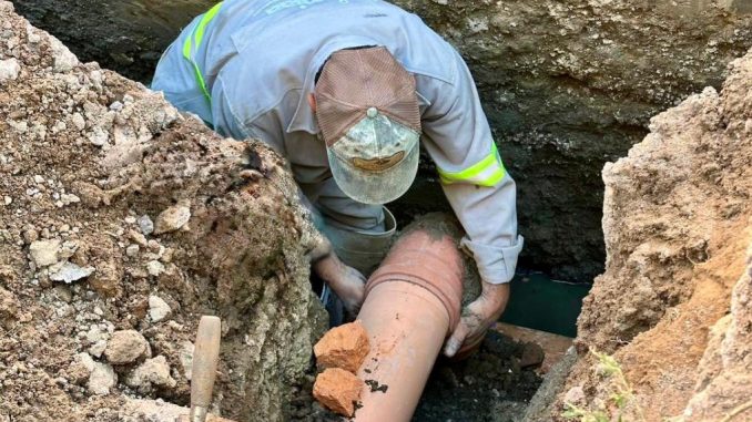 Realiza MIAA rehabilitación de la red sanitaria en la colonia Del Carmen