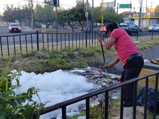 Refuerza Municipio de Aguascalientes limpieza del canal en la colonia La Estrella