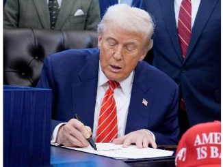 Trump dice que los ciudadanos que murieron a tiros por ICE en Minneapolis "no eran ángeles"