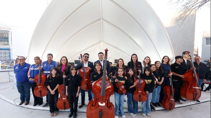 Entrega Leo Montañez Velaria y Foro para Orquesta Compáz sede Lomas del Mirador IV
