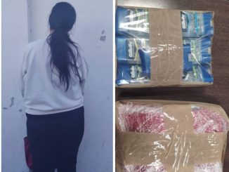 Mujer señalada de robar en una tienda departamental es detenida por la Policía Municipal en la zona centro