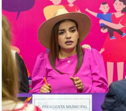 Grecia Quiroz denuncia a senador y diputados por presunto vínculo en homicidio de Carlos Manzo