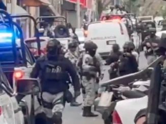 Ambulancia forense de FGR llega a FEMDO; trae restos de 'El Mencho' y 'El Sapo'