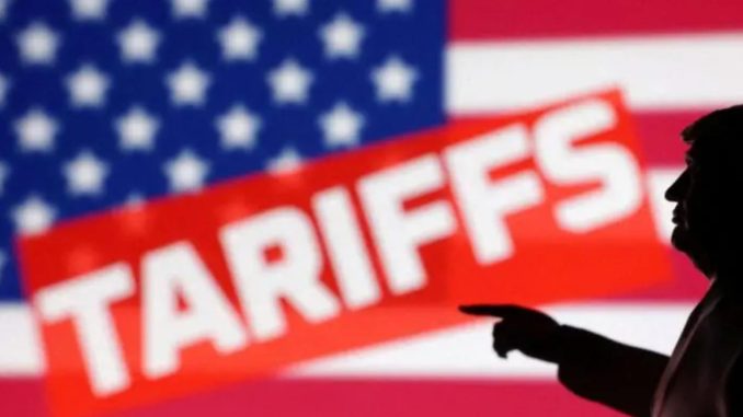 Trump asegura que nuevos aranceles del 10 % no requieren aprobación del Congreso