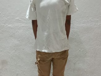 Sujeto señalado por robra un teléfono celular es detenido por la Policía Municipal en la colonia Insurgentes